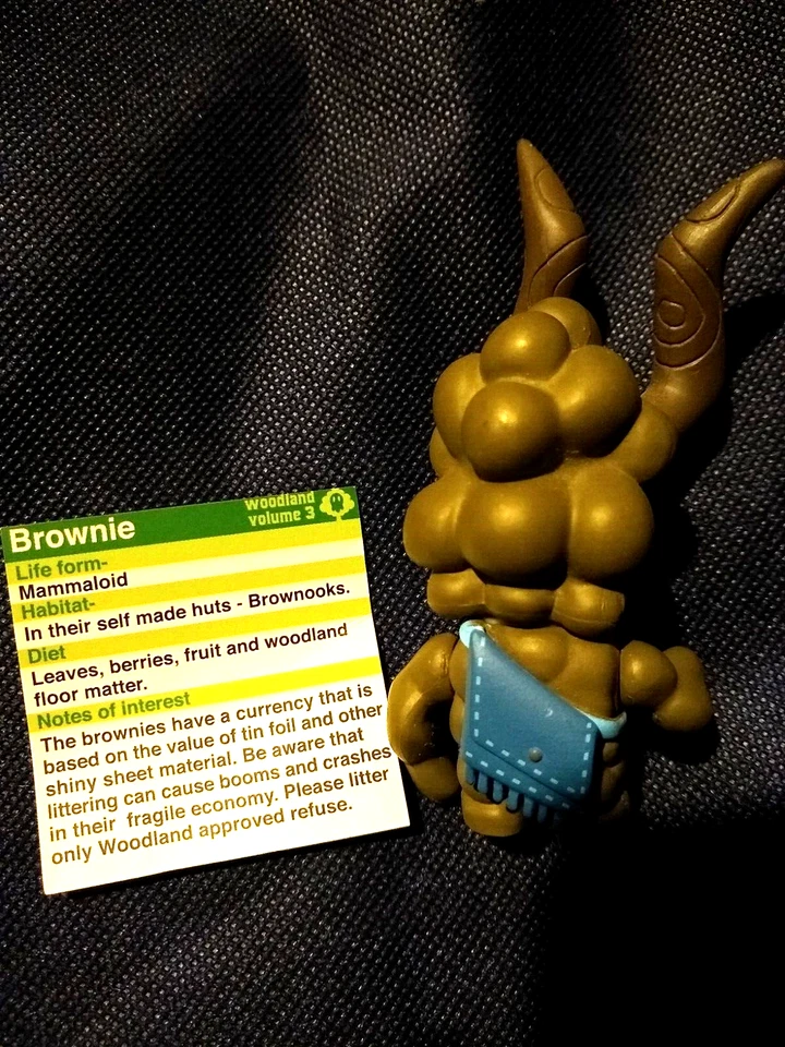 Pete Fowler Monsterism Island Woodland Vinyl Figure "Brownie" - Image 3 of 4