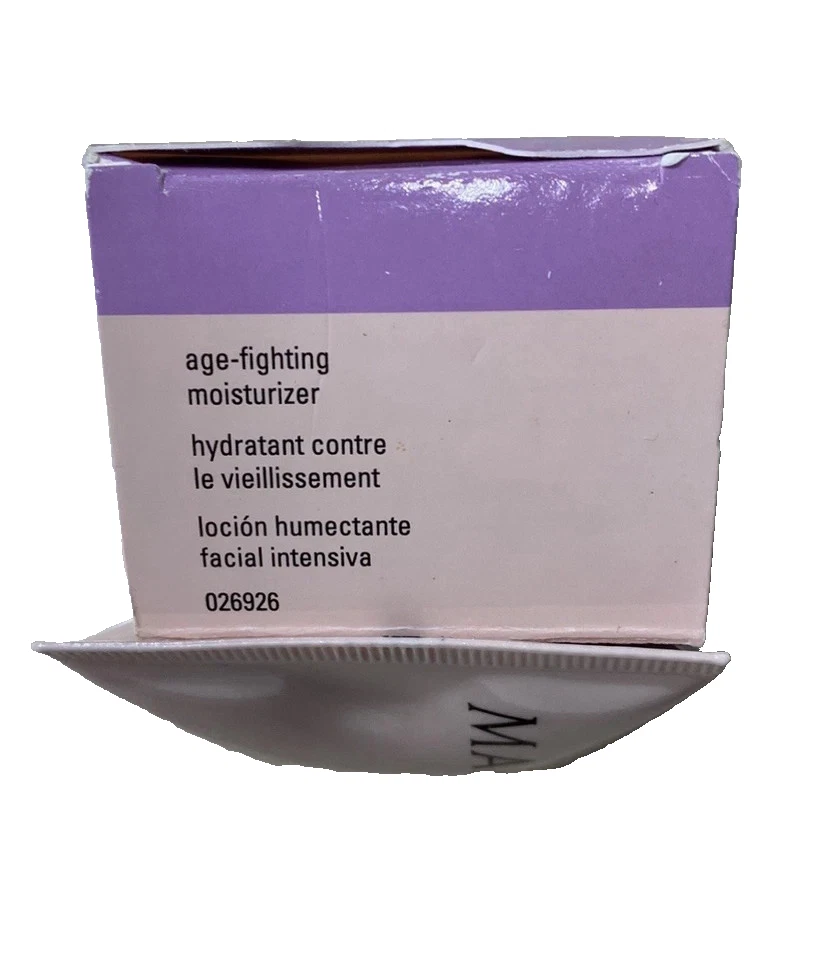 Crema hidratante antiedad Mary Kay Timewise para combinación con grasa y piel Foto 2 de 4