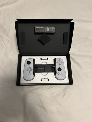 Backbone One - PlayStation  Edition for iPhone - Lightning (1st gen) (P38)