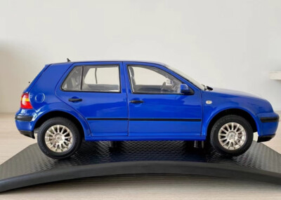 1/18 Volkswagen Golf MK4 four doors China 2004 FAW VW Dealer 1/18 Volkswagen Golf MK4 four doors China 2004 FAW VW Dealer