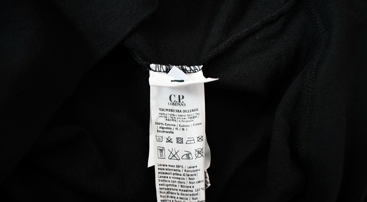 【送料&関税込】C.P. Company Pocket Sleeve Sweatshirt cp-company-sweatshirt-with-