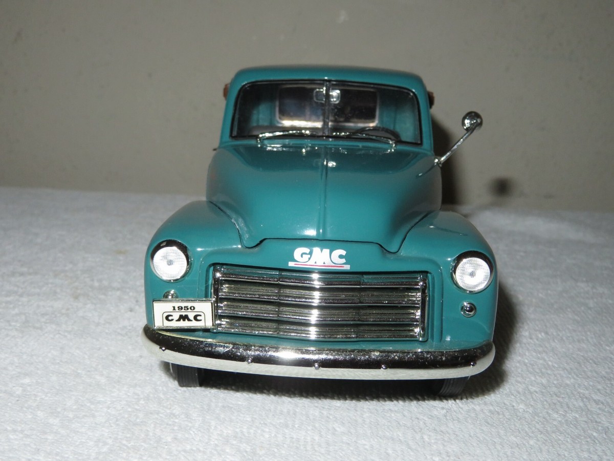 Norev Volkswagen Road Signature GMC 1:18 Scale Diecast Cars