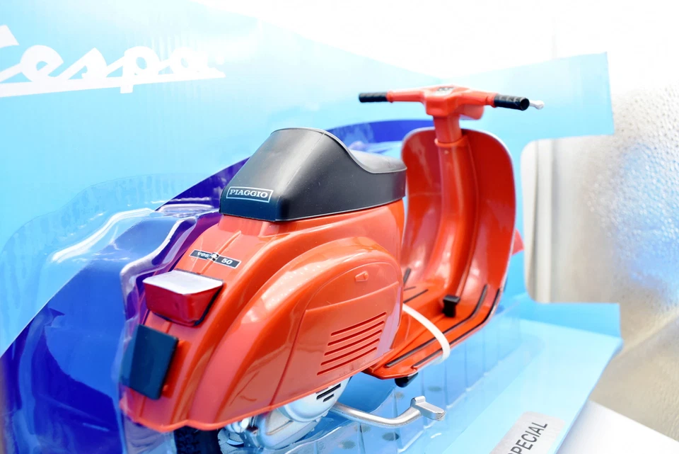 Modellini vespa 50 SPECIAL rosso scala 1:6 modellismo statico da collezione NEW - Immagine 4 di 4