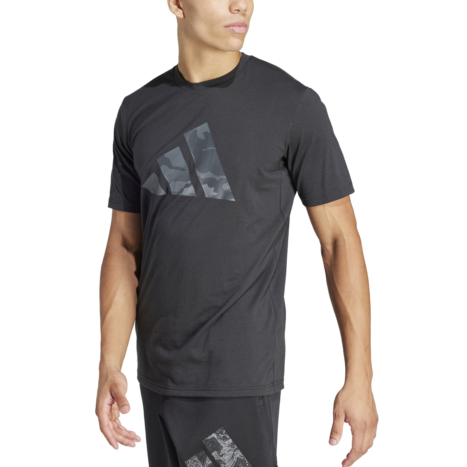 Adidas T-Shirt Train Essentials Seasonal Brand Love Camo Nera Taglia S Cod IM...