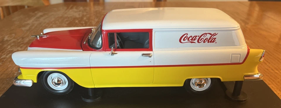 2004 JOHNNY LIGHTNING COCA-COLA 1955 CHEVY SEDAN 1:18 DIECAST Model Car - Image 2 of 4