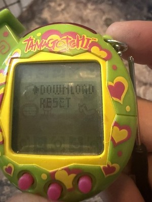Tamagotchi Connection Familitchi 2004 V5 Green - Tested And Working 