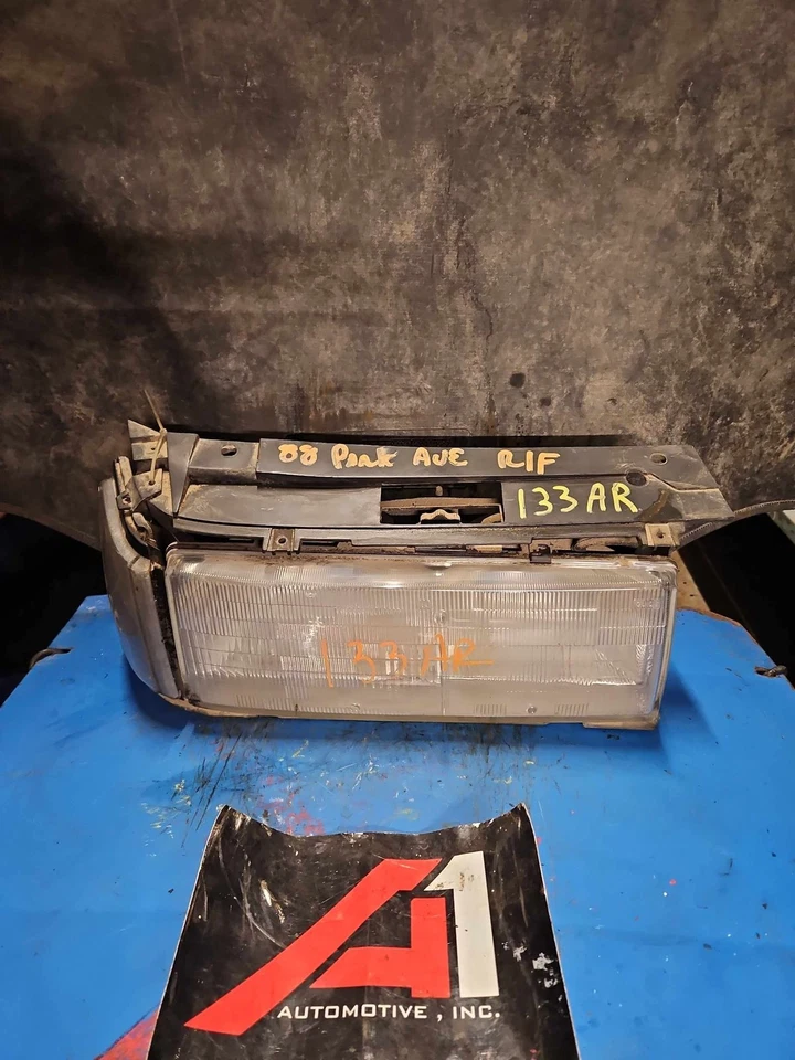 Conjunto de faro derecho 87-90 BUICK ELECTRA con soporte de montaje lado del conductor Rh OEM Foto 2 de 4