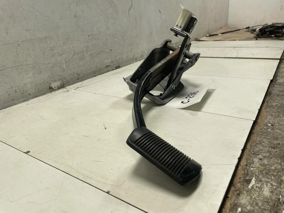 Dodge Durango 2014 pedal de freno OEM+ Foto 2 de 4