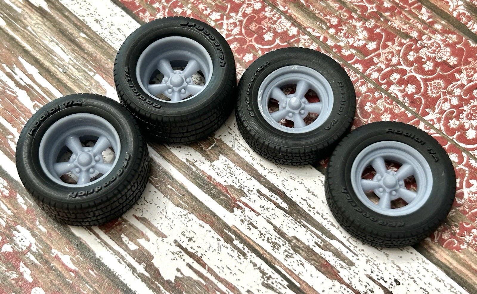 1/24 Scale: 15-inch “Torq Thrust D” Resin Wheels W/ Wide Rear Tires