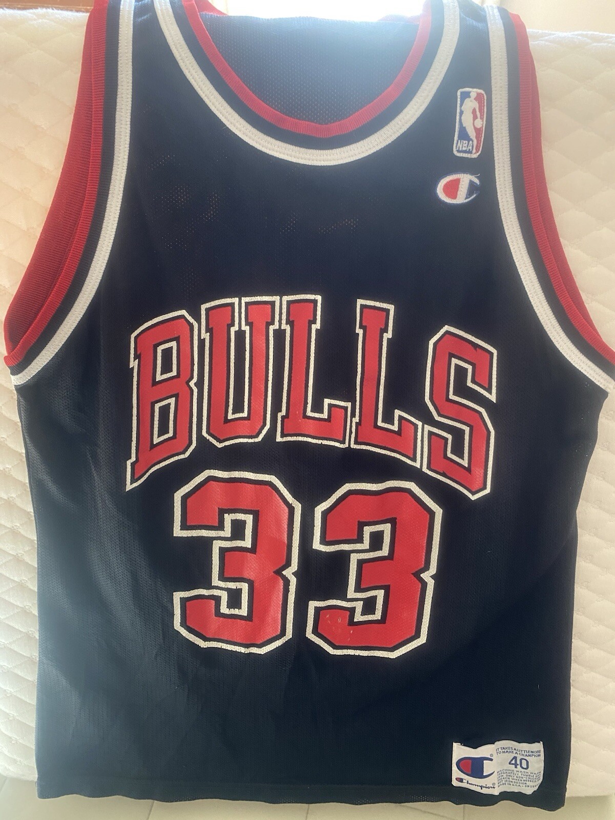 Scottie Pippen Bulls jersey #33, vintage and distressed- Champion adult M 40.