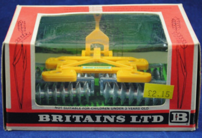 LOTTO SOLDATINI MISTO BRITAINS SCALA 1:32 COMPLETI O DA COMPLETARE