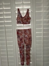 2 Piece Workout Set / Women s M / Color Pink