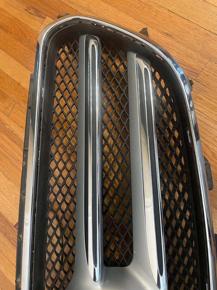 2017-2020 梅赛德斯奔驰 E300 E400 格栅/铬合金成型/相机/OEM 徽章 — 第 4/4 张图片