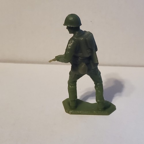 1960's Louis Marx WW2 World War 2 II Green American USA Toy Soldier 60MM Figure - Picture 2 of 2
