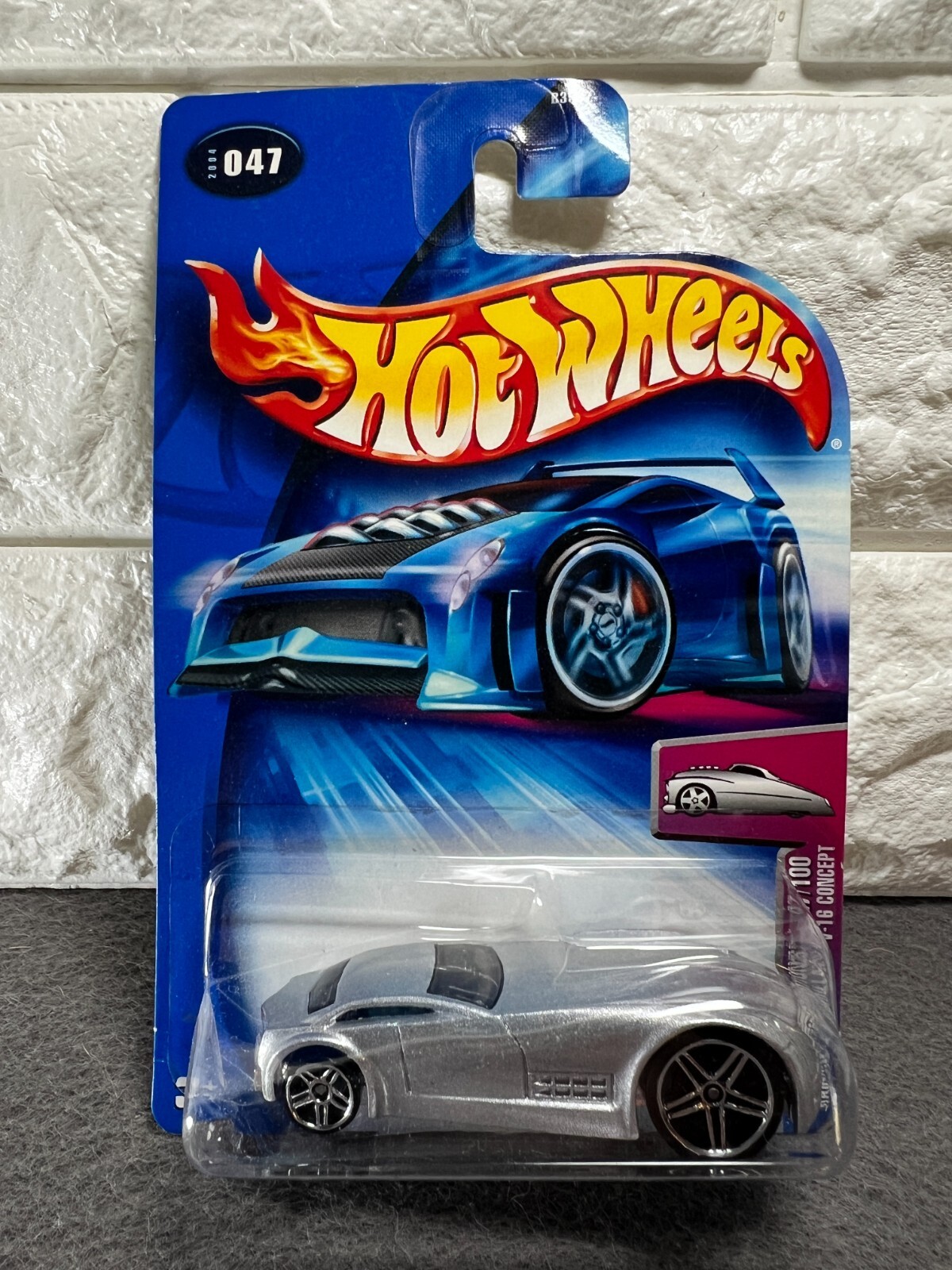 Hot Wheels 2004 First Editions 47/100 Hardnoze Cadillac V-16 Concept #047 Silver