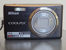 Nikon Coolpix S560 10.0MP Digital Camera Black w/ Battery, Case Charger Tested