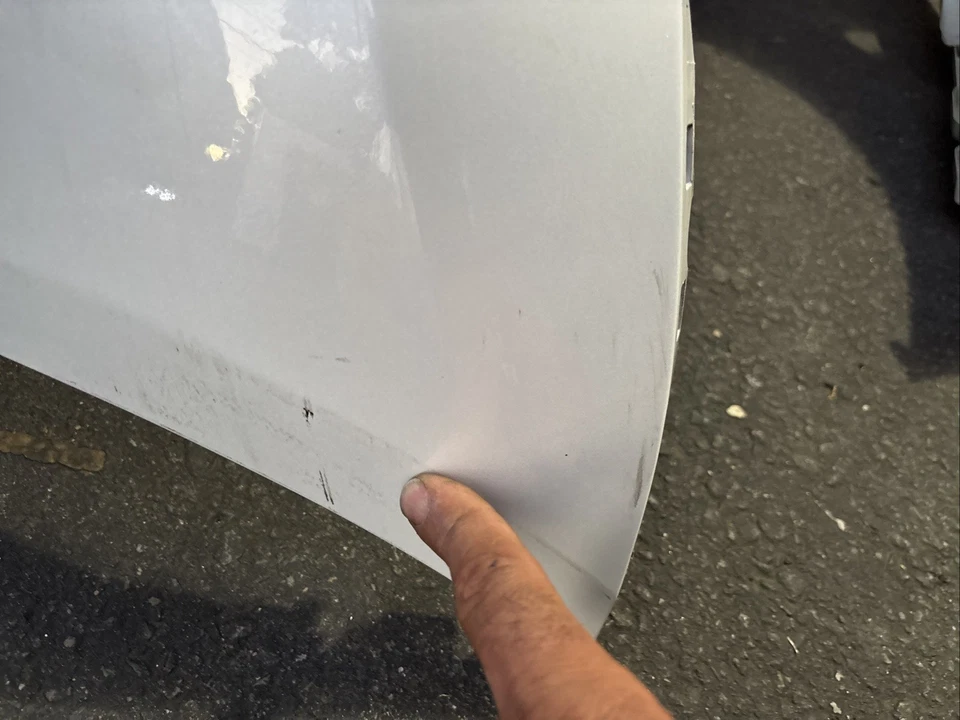 Cubierta de parachoques delantero Tesla Model 3 2022 2023 sin sensores agujeros OEM sin guardabarros Foto 3 de 4