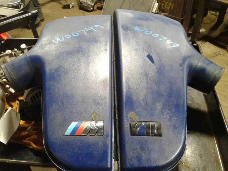 Colectores de admisión izquierdo y derecho 2006-2010 06-10 BMW M5 M6 probado Foto 4 de 4