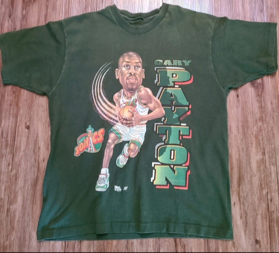 Camisa Caricatura Gary Payton De Colección Seattle Supersonics EE. UU. 1994 Seahawks NBA Foto 2 de 4