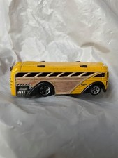 200 Hot Wheels Surfin' School BUS First Yellow Wood Malaysia NICE!!