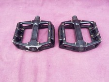 Wellgo B087 bike platform pedals with pins
