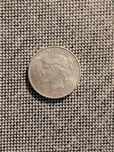 1922 Peace Dollar, Philadelphia Mint, AU / Uncirculated, 90% Silver, Great Coin!