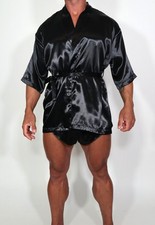 NEW MEN'S BLACK FREDERICK'S OF HOLLYWOOD SATIN ROBE COLLECTOR'S ITEM WITH BELT 