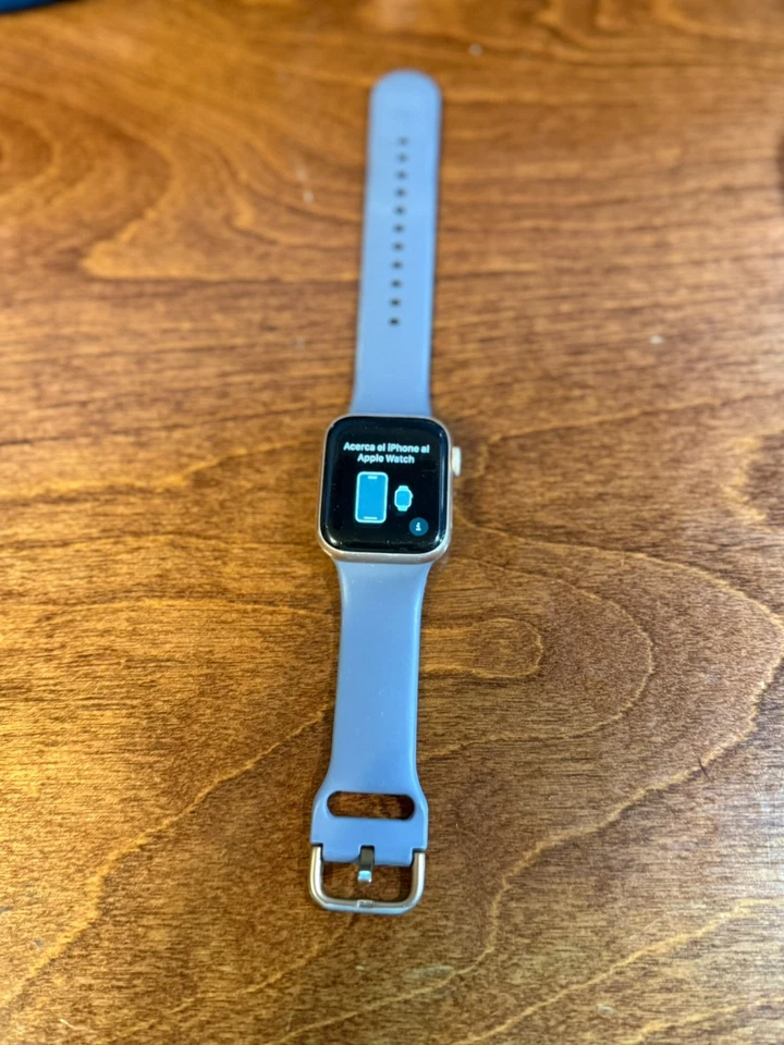 Apple Watch Series 5 Aluminum 40mm WIFI + GPS + Bluetooth Used, but works - Image 3 of 4