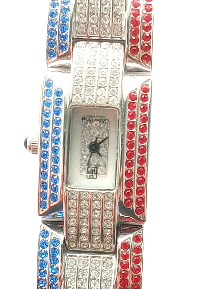 ¡Reloj de cuarzo Victoria Wieck para mujer con correa de piedras preciosas rojas, blancas y azules! USA!!! Foto 3 de 4