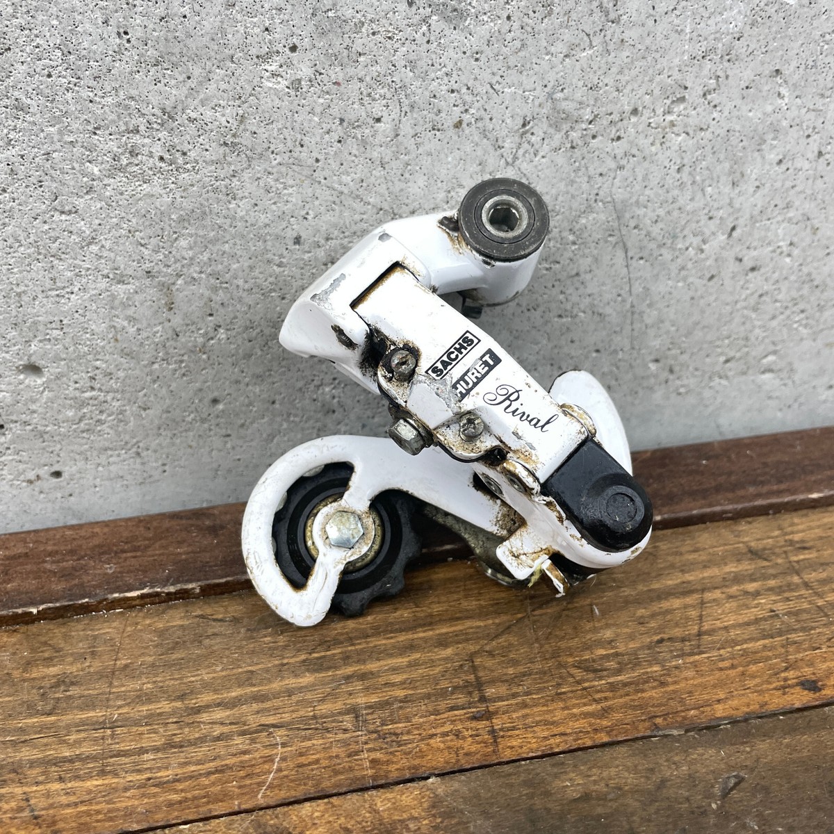 Dérailleur Arrière Vintage Sachs Huret Rival - Cage Courte Blanc, France 1986 (6 Vitesses)