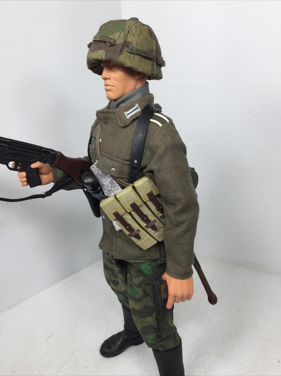 1/6 HASBRO GI JOE WW2 GERMAN WEHRMACHT MP-44 & P-38 NORMANDY WW2