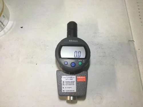 MITUTOYO  811-336-11 43493-2638 Digital Durometer, Shore A, 1.73 x 0.71 In