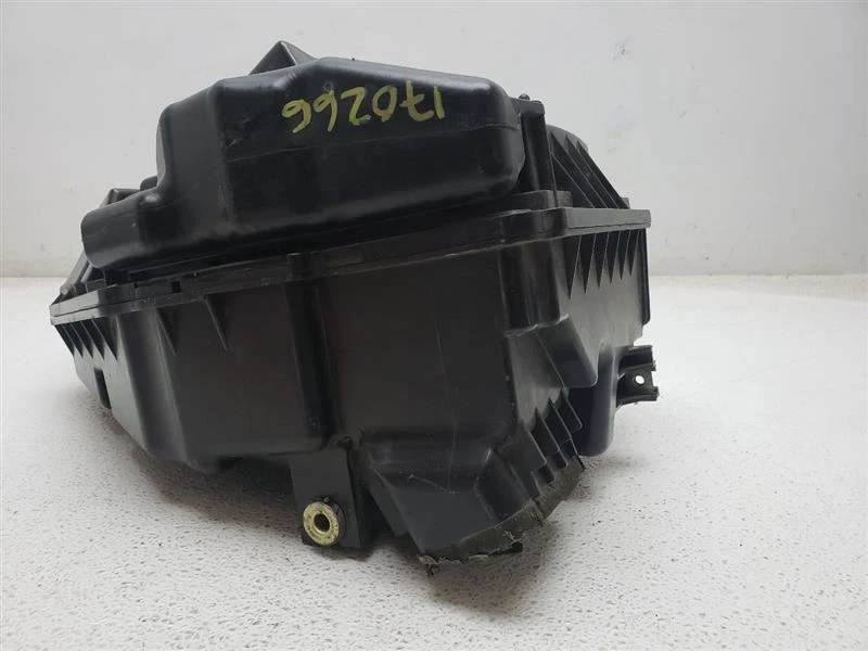 2002 2003 2004 Infiniti I35 Air Cleaner Box  OEM 16500 5Y700  - Image 2 of 4