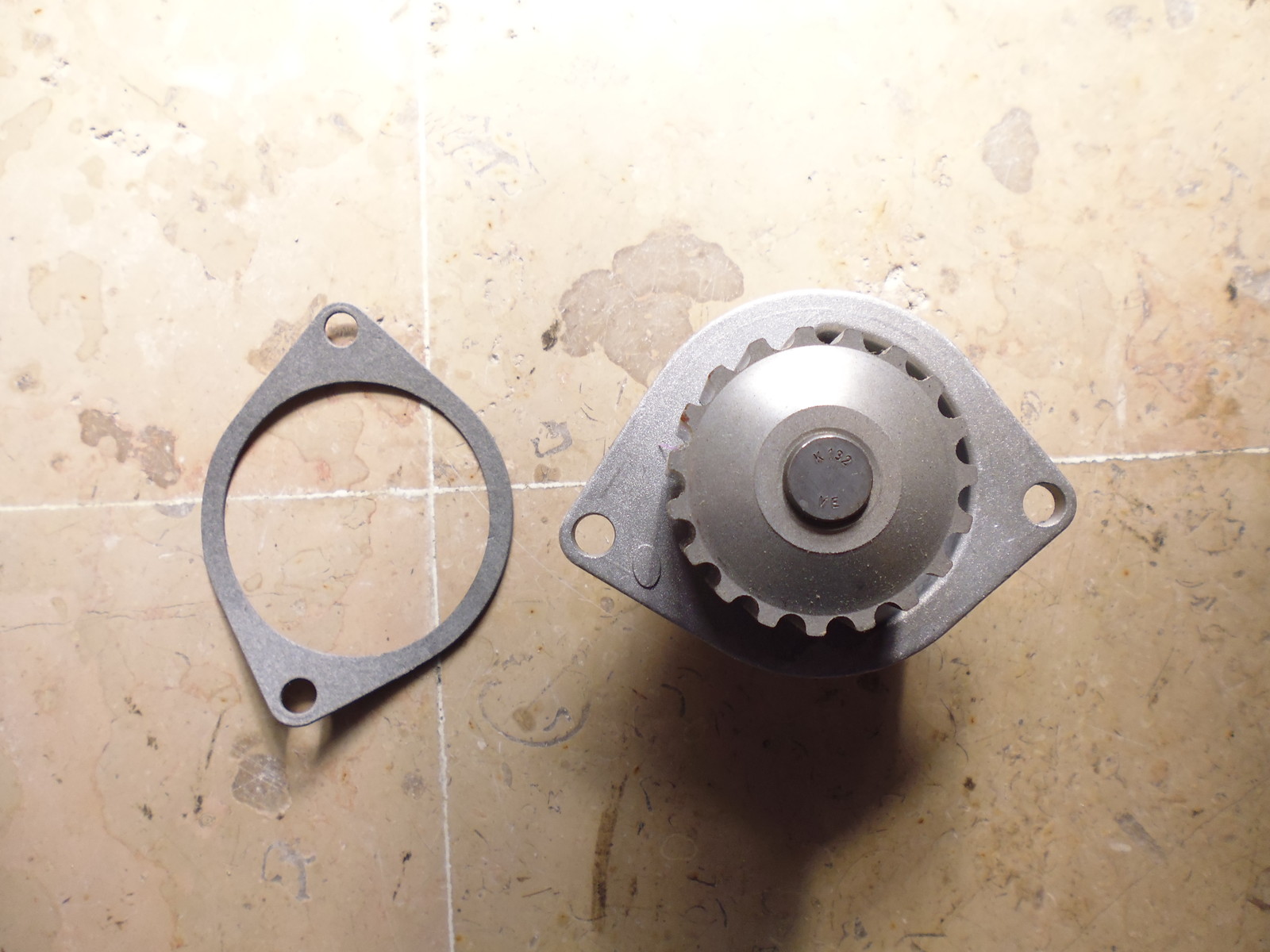 Pompe à eau LDPA44 résout la surchauffe moteur Peugeot 1007 essence