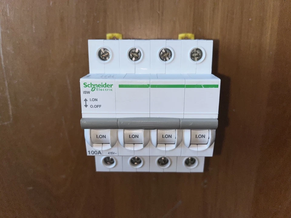 INTERRUPTEUR SECTIONNEUR TETRAPOLAIRE 100A SCHNEIDER ELECTRIC A9S65491 100AMPERE - Photo 2/4