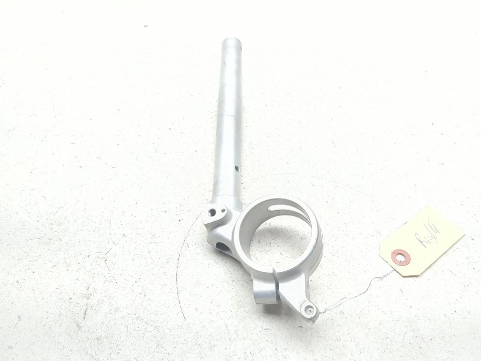 06-12 Triumph Daytona 675R передний правый зажим на руль - Изображение 4 из 4