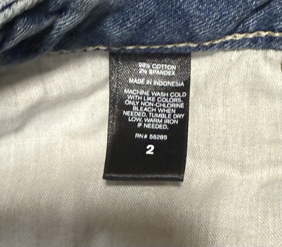 Bermudas vaqueras de mezclilla desgastadas Express de tiro alto para mujer talla 2 elásticas Foto 3 de 4