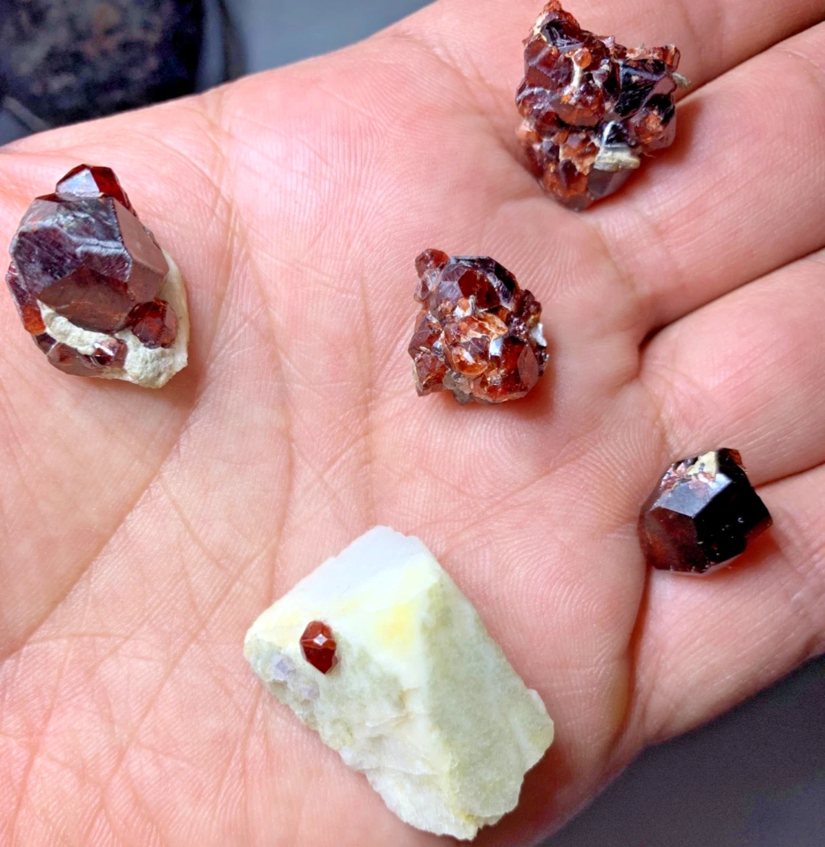 Red Garnet Crystal Specimen Lot — 127 ct, Pakistan