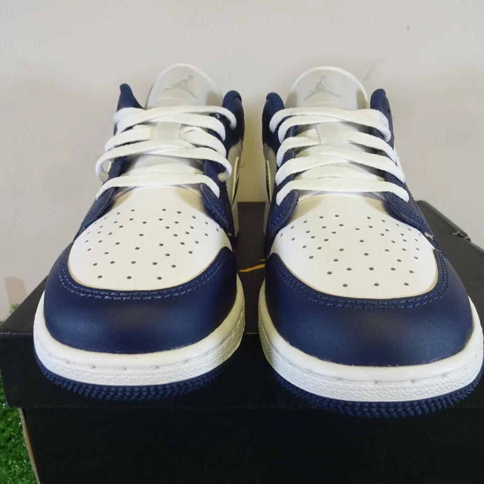 Nike Trainers Size 4.5 Women's Air Jordan 1 Low Midnight Navy Wolf Grey Shoes - Image 2 of 4