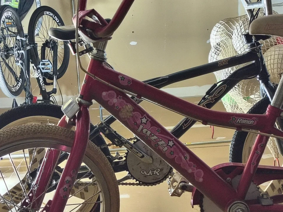 Bicicleta Raleigh Girls bicicleta rosa jazzi 14” aros, 16” rodas GC   - Imagem 3 de 4