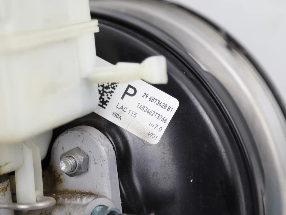 Главный цилиндр резервуар бак тормозной системы BMW F10 535 в сборе от оригинального производителя 6873620 - Изображение 4 из 4