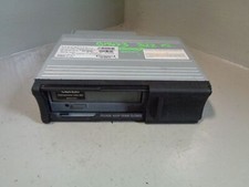 Range Rover L322 CD Multi Changer XQE500560 6 Disc Clarion 2005 to 2010