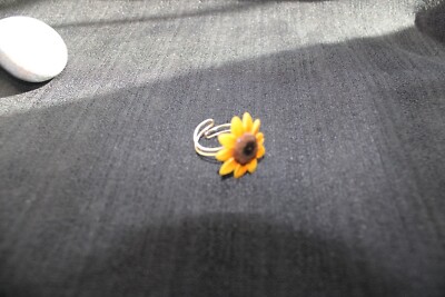 Sunflower Gold Wire Ring with Cold Porcelain Clay, Anillo de Girasol con Alambre