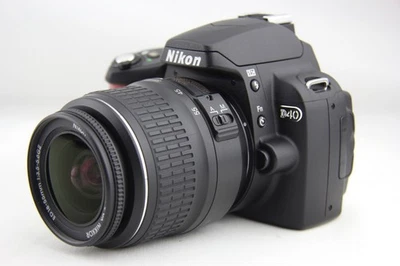 Nikon D40 mit Nikkor 18-55 mm 1:3.5-5.6 G digitale Spiegelreflexkamera # 13159 - Bild 1 von 4