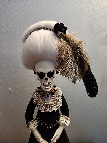 Elegante Dama Victoriana 21" Alto Esqueleto Día de los Muertos Halloween Árbol Topper - Imagen 7 de 8