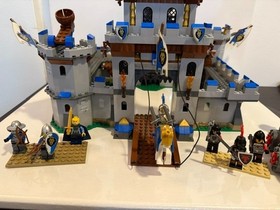 LEGO Castle: King's Castle (70404). 99% complete. Good Condition.