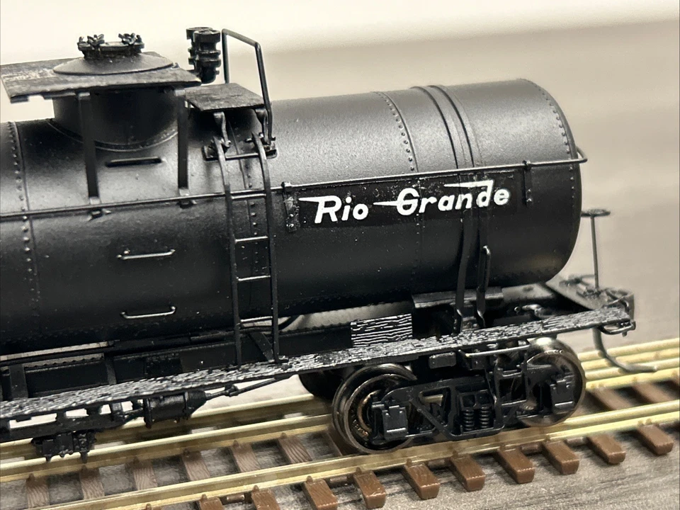 Overland Models HO Brass OMI-1306 D&RGW Auxiliary Water Car #019021 Custom Paint - Image 4 of 4