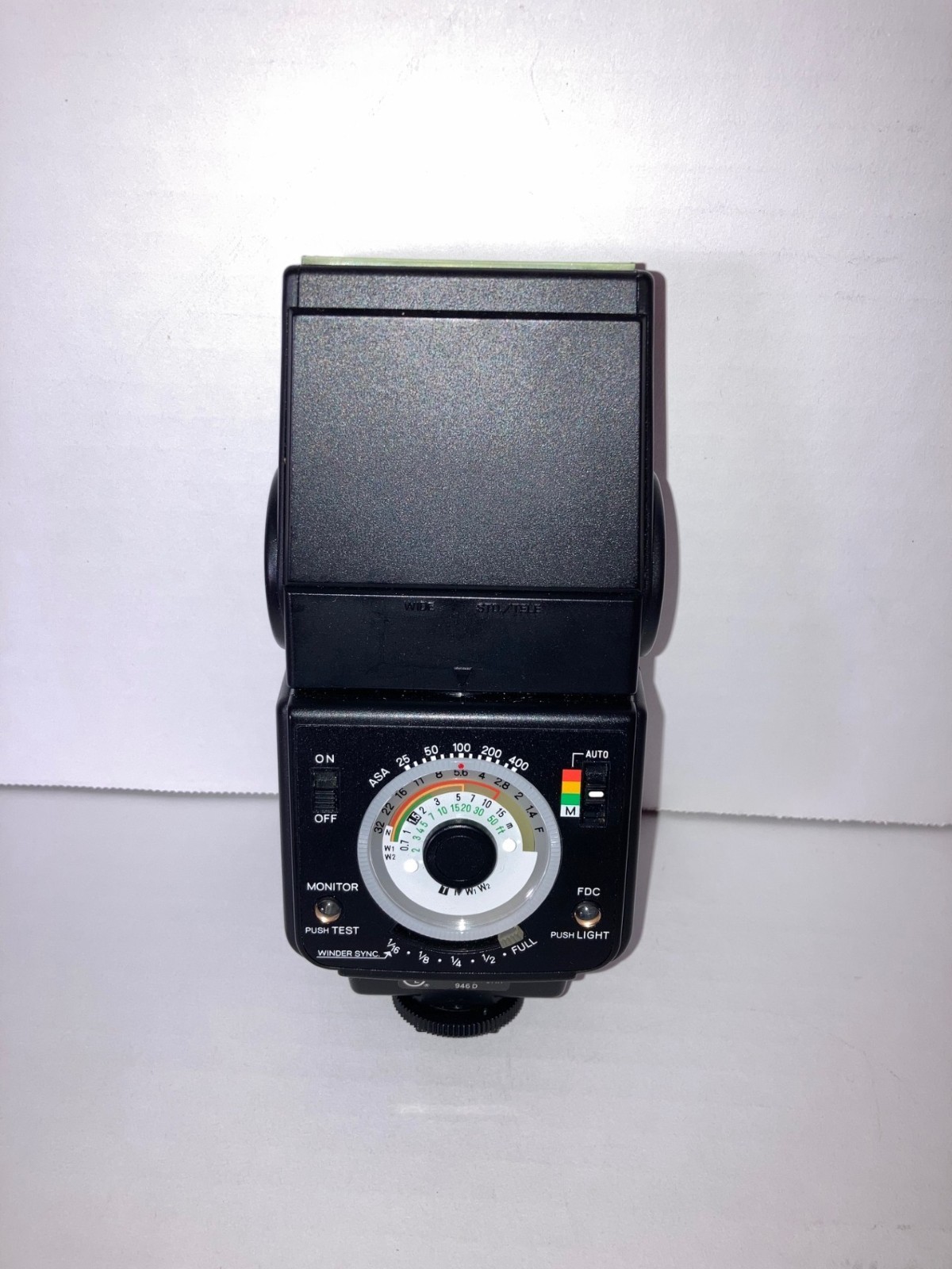 Minolta Auto 320 flash unit with original case - tested and working