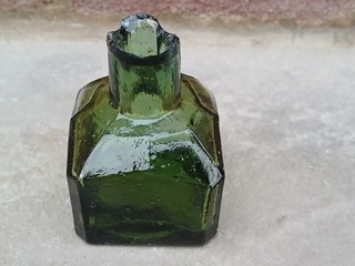 Green Champhered Shoulder Burst Lip Ink Bottle.