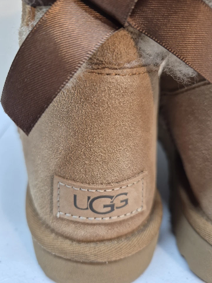 Mujer UGG Botas Zapatillas Talla 9 Pajarita S/N 1016501 Tostado Suela Azúcar Foto 3 de 4